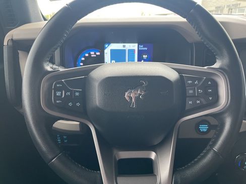 Used 2022 Ford Bronco Wildtrak image 19