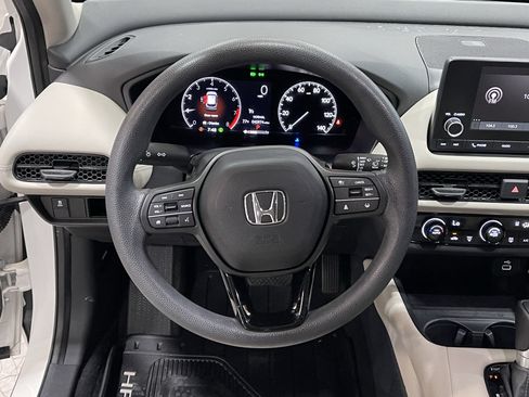 Used 2023 Honda HR-V LX image 13
