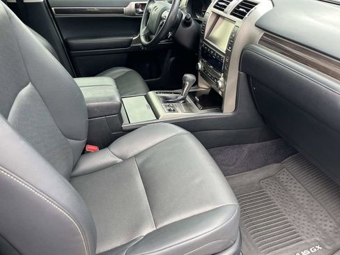 Used 2015 Lexus GX 460 w/ Navigation Package image 23