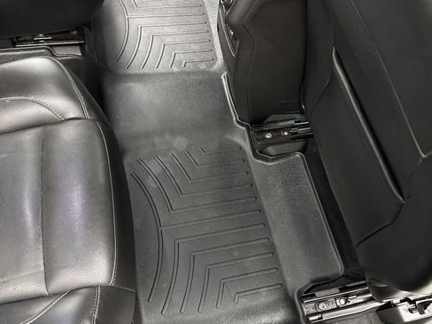 Used 2019 GMC Acadia SLT image 31