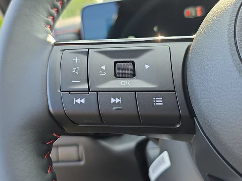 New 2026 Nissan Kicks SR AWD/4WD image 28