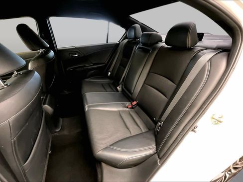 Used 2016 Honda Accord Sport image 18