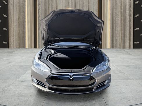 Used 2015 Tesla Model S 70D image 21