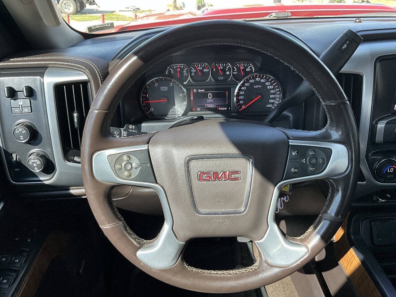 Used 2015 GMC Sierra 2500 SLT w/ Duramax Plus Package AWD/4WD image 29