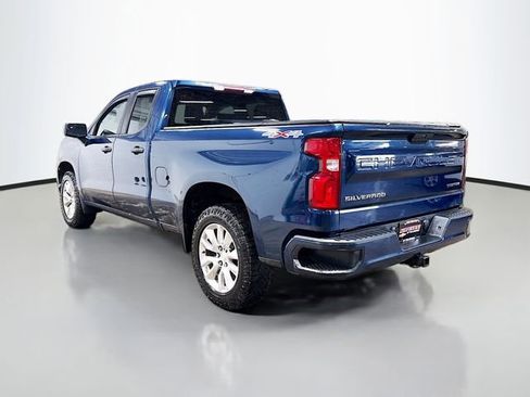 Used 2019 Chevrolet Silverado 1500 Custom w/ Custom Convenience Package AWD/4WD image 9