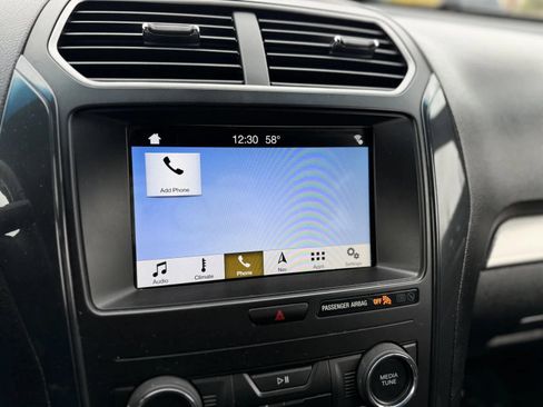 Used 2019 Ford Explorer XLT w/ Equipment Group 201A FWD image 30