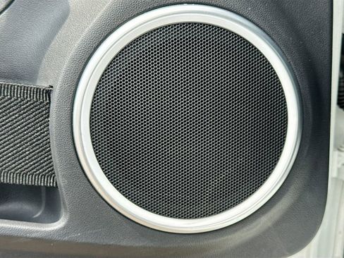 Used 2019 Volkswagen Beetle 2.0T S image 21