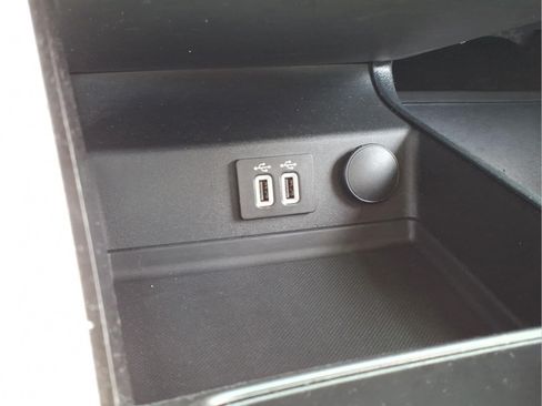 Used 2020 Ford Fusion SE FWD image 21