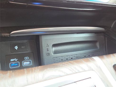 Used 2024 Genesis GV80 2.5T AWD/4WD image 11