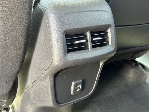 Used 2024 GMC Terrain SLE image 19