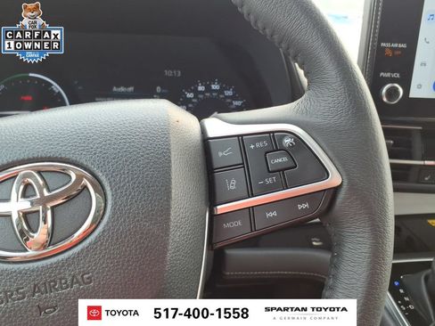 Used 2026 Toyota Sienna XLE FWD image 18