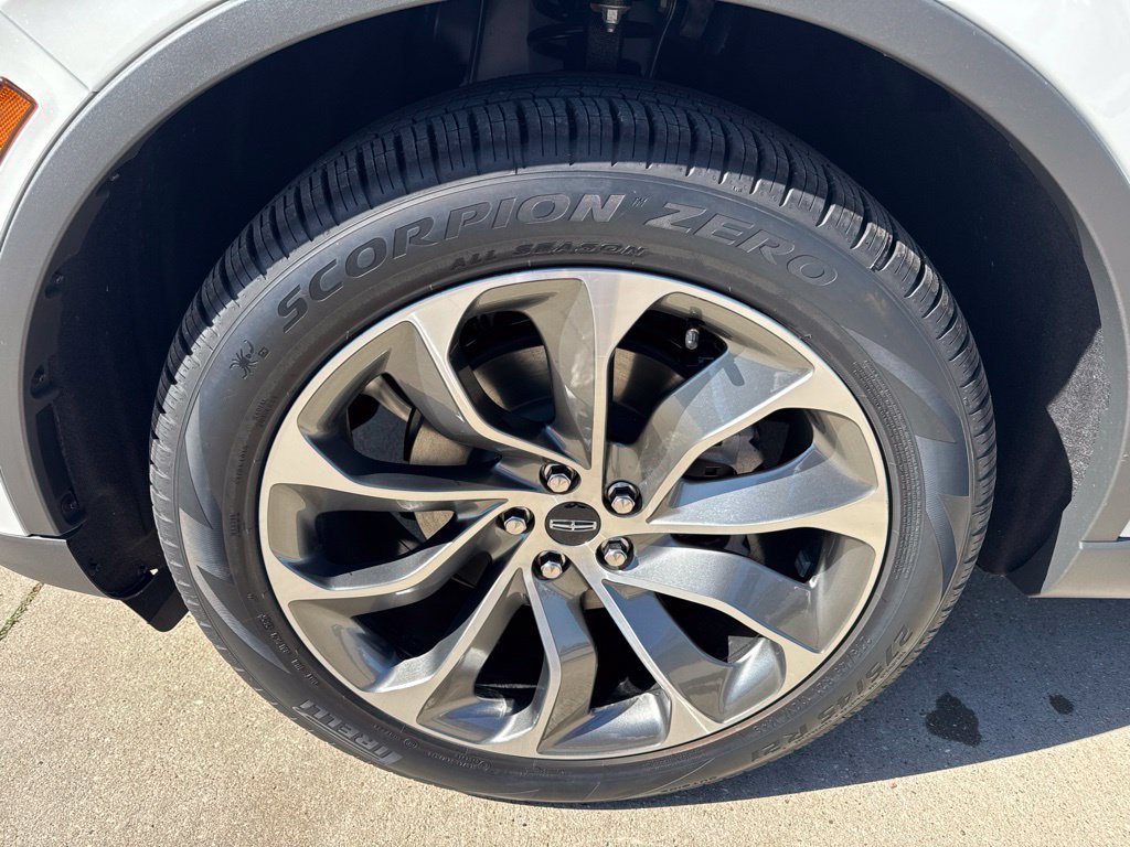 New 2027 Lincoln Aviator AWD image 6