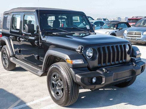 Used 2022 Jeep Wrangler Unlimited Sport image 3
