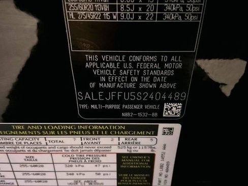 Certified 2025 Land Rover Defender 130 S image 34