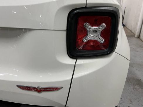 Used 2019 Jeep Renegade Trailhawk image 15