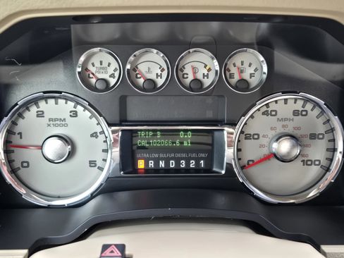 Used 2010 Ford F250 Lariat RWD image 11