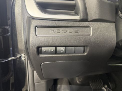 Used 2023 Nissan Rogue S FWD image 21