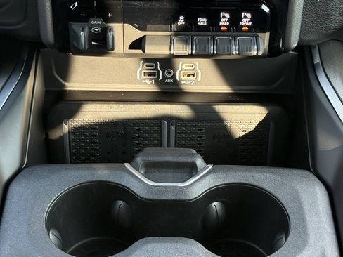 Used 2025 RAM 2500 Laramie image 29