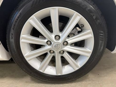 Used 2013 Toyota Camry XLE FWD image 8