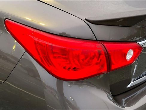 Used 2016 INFINITI Q50 Hybrid image 28