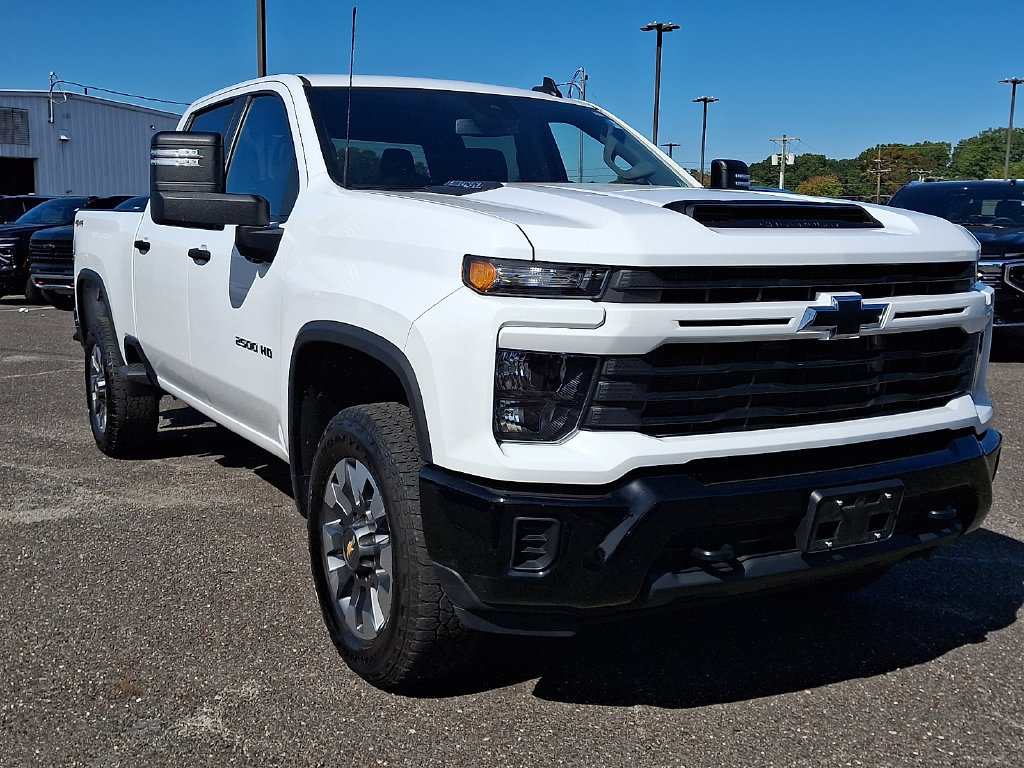 Used 2024 Chevrolet Silverado 2500 Custom w/ Custom Value Package AWD/4WD image 2