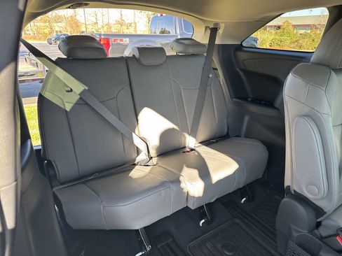 New 2025 Toyota Sienna XLE image 33