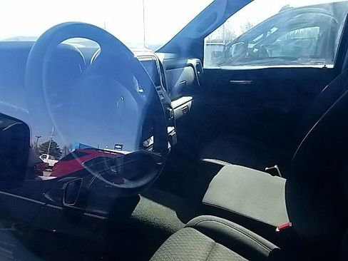 Certified 2022 Chevrolet Silverado 1500 Custom image 22