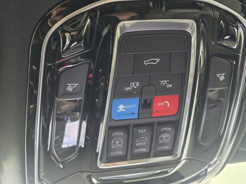 New 2026 Jeep Grand Wagoneer Summit w/ Rear Seat Video Group I image 27