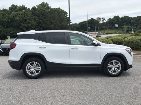 Used 2024 GMC Terrain SLE FWD image 17