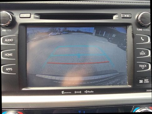 Used 2019 Toyota Highlander XLE image 31