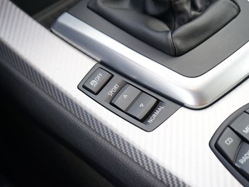 Used 2011 BMW Z4 sDrive35is image 19