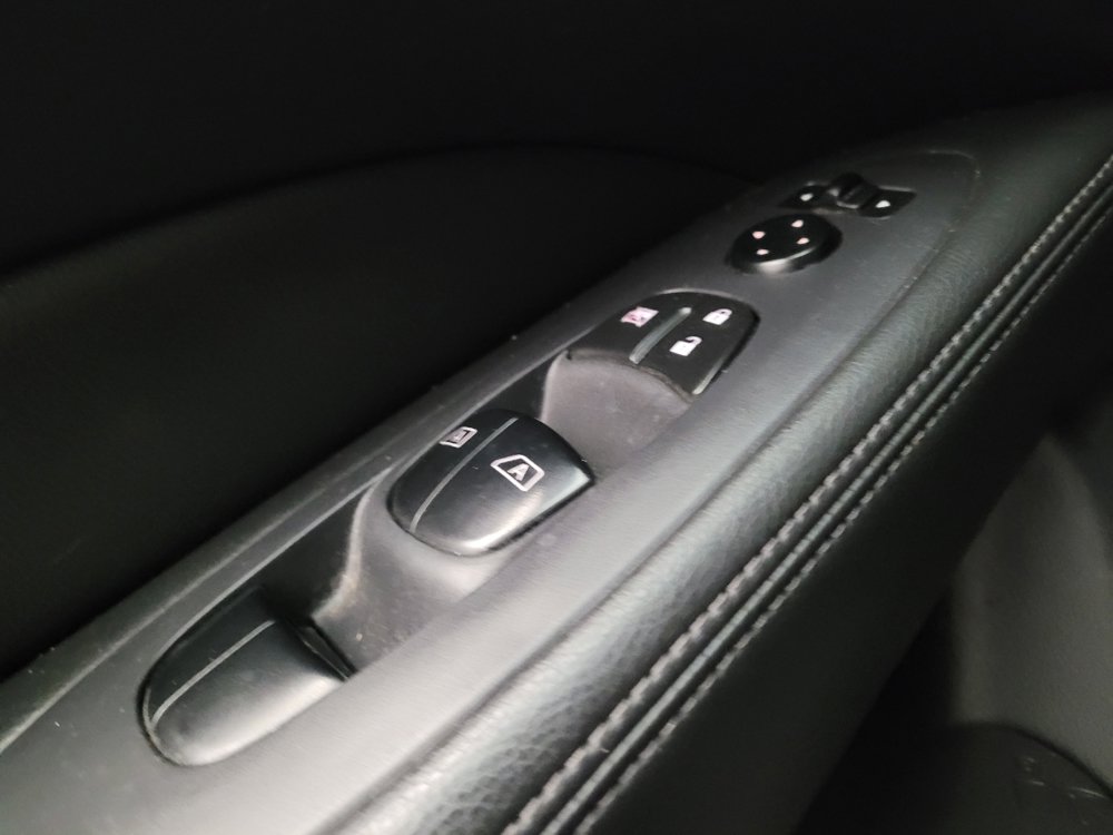 Used 2020 Nissan Pathfinder SV FWD image 27