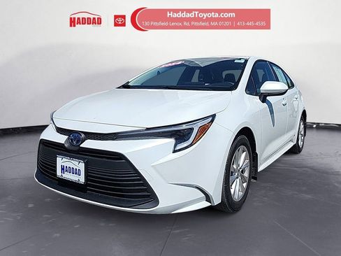 Used 2024 Toyota Corolla LE w/ LE Convenience Package AWD/4WD image 1