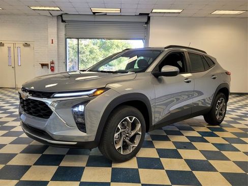 New 2026 Chevrolet Trax LT w/ Driver Confidence Package image 3