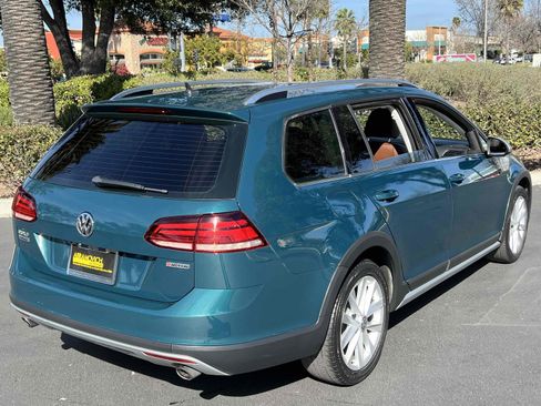 Used 2019 Volkswagen Golf Alltrack S image 10