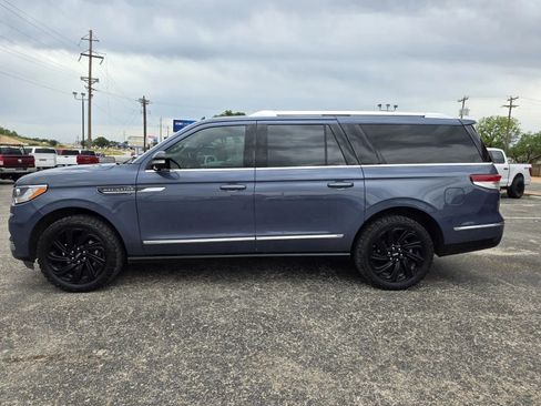 Used 2023 Lincoln Navigator L Reserve AWD/4WD image 4