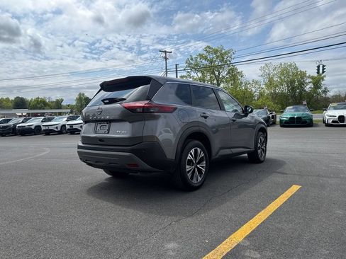 Used 2023 Nissan Rogue SV AWD/4WD image 3