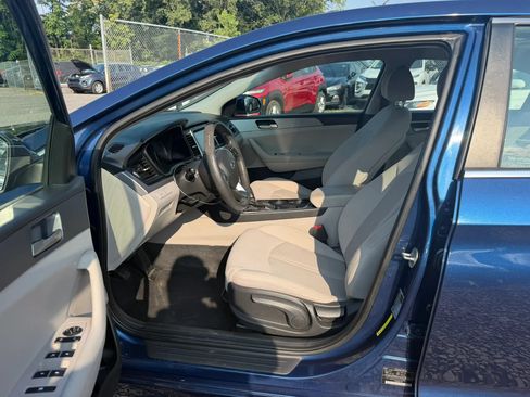 Used 2019 Hyundai Sonata SE w/ Cargo Package FWD image 24