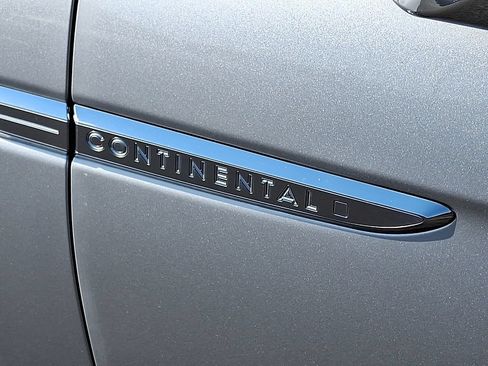 Used 2017 Lincoln Continental Reserve AWD/4WD image 31