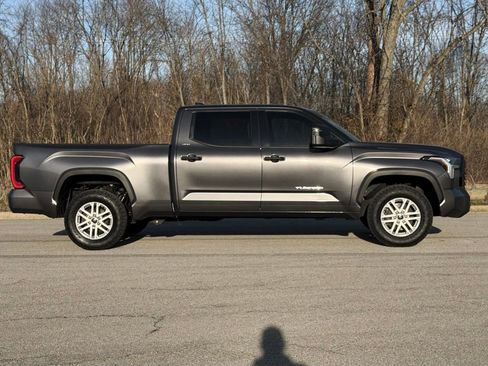 Used 2022 Toyota Tundra SR5 w/ SR5 Convenience Package AWD/4WD image 2