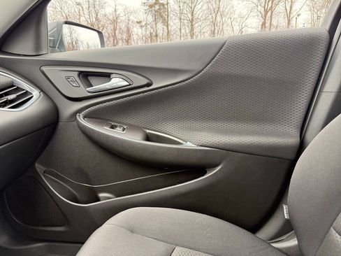 Used 2016 Chevrolet Malibu LT image 36