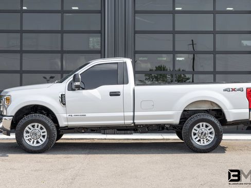 Used 2018 Ford F250 XL w/ Power Equipment Group AWD/4WD image 4