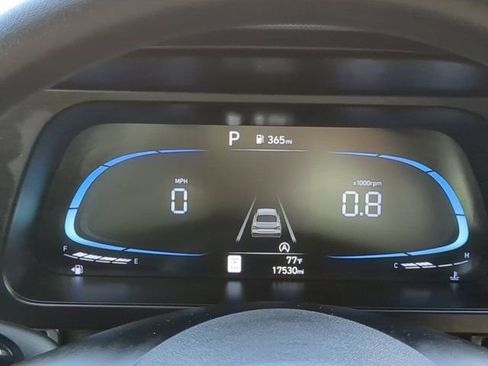 Used 2025 Hyundai Elantra SE FWD image 23