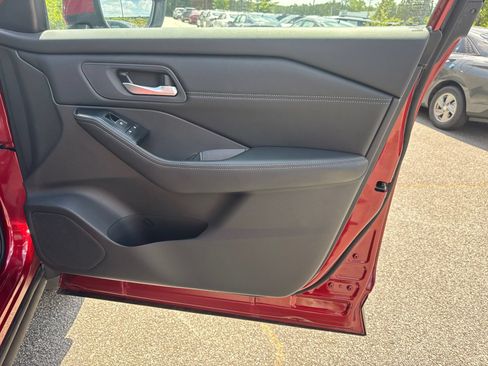 Used 2024 Nissan Rogue SL w/ SL Premium Package FWD image 14