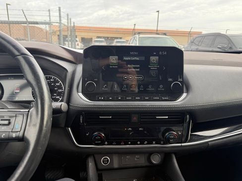 Used 2023 Nissan Rogue SL w/ SL Premium Package image 20