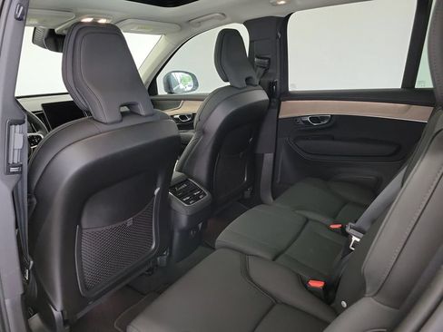 Used 2025 Volvo XC90 B5 Plus AWD/4WD image 16