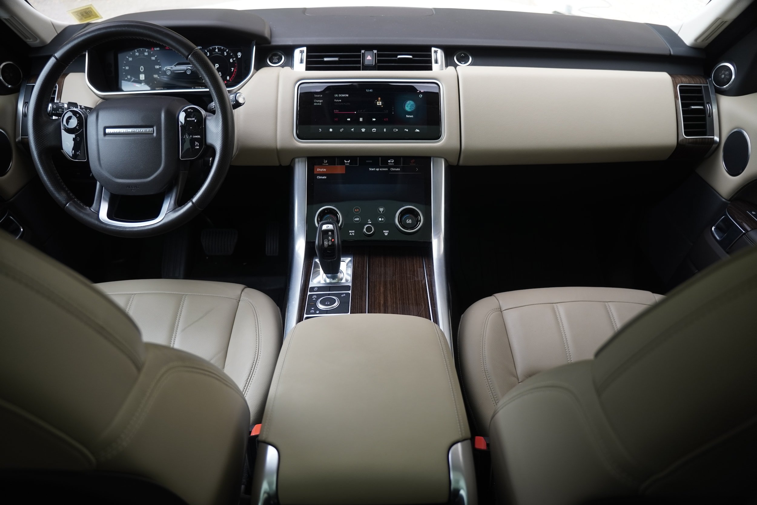 Used 2021 Land Rover Range Rover Sport SE AWD/4WD image 16
