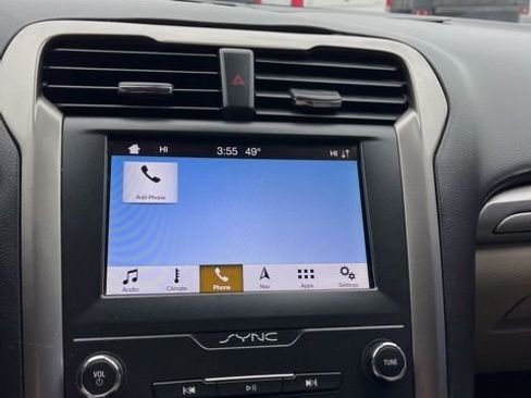 Used 2019 Ford Fusion SE FWD image 43
