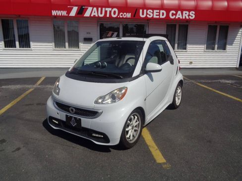Used 2013 smart fortwo passion RWD image 1