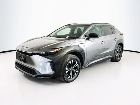 Used 2024 Toyota bZ4X XLE w/ Weather Package image 3